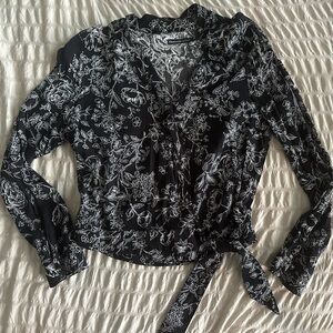 Abercrombie & Fitch Black and White Floral Top